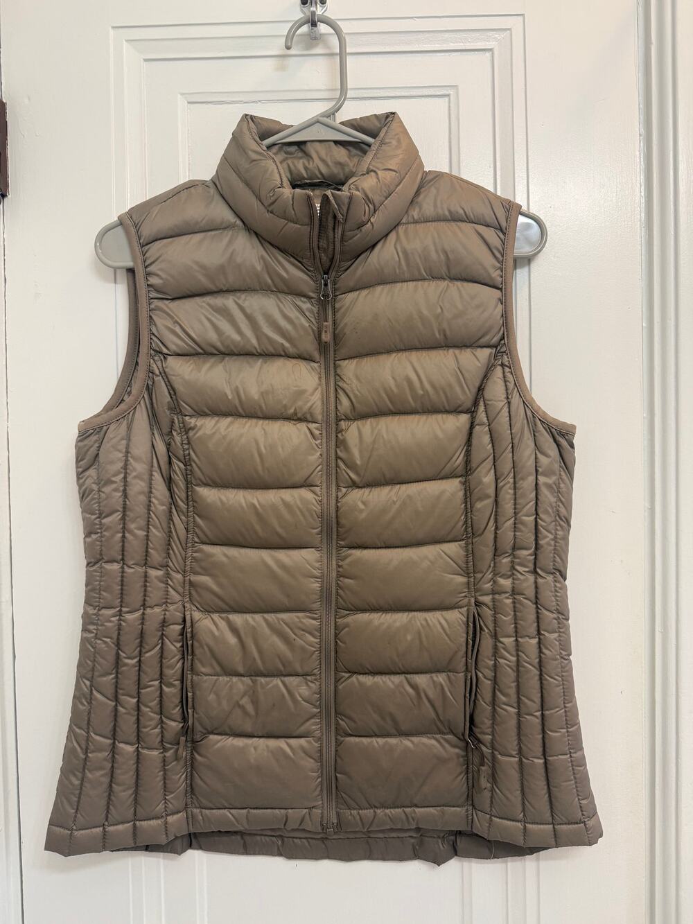 Weatherproof 32 Degrees Heat Women’s Medium Taupe Packable Down Puffer Vest